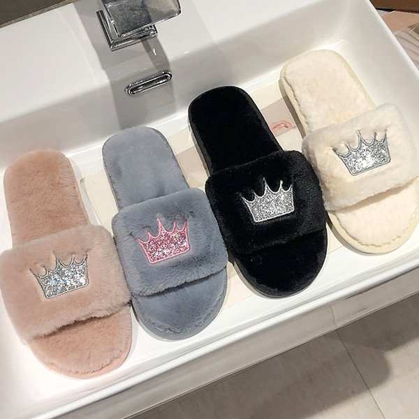 Ženske krznene papuče s glitter krunom *Posebna ponuda*
