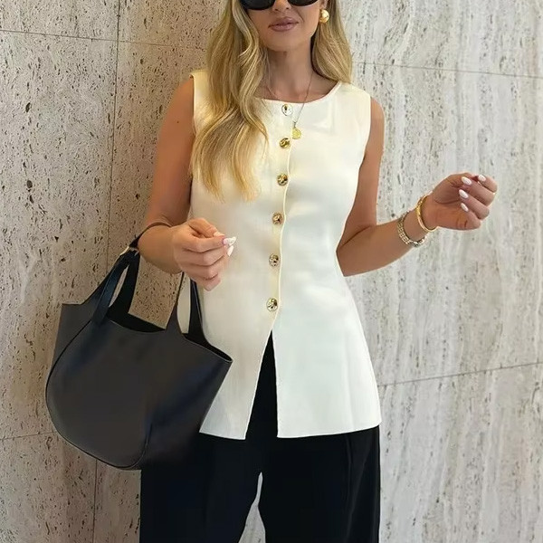 Pleteni prsluk na ukrasnu dugmad