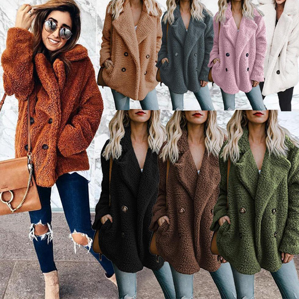 Kratki krzneni kaput s dugmadi