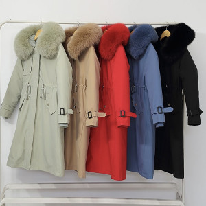 Zimska jakna srednje duljine ispunjena krznom 5 BOJA