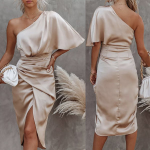 Satenska haljina preklopnog izgleda na jedno rame VELIČINA L