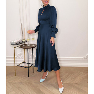 Luksuzna satenasta haljina s prorezom *Limitirana kolekcija*