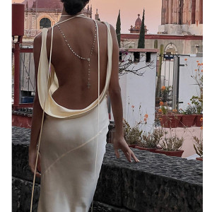 Duga luksuzna satinirana haljina otvorenih leđa *Limitirana kolekcija*