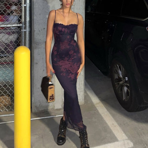 Duga korzet haljina od tila s crvenim cvjetovima *Limitirana kolekcija*