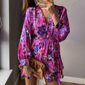 Mini cvjetna haljina na dvostruki volan