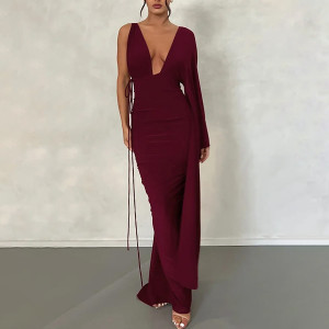 Duga svečana haljina na jedno rame otvorenih leđa