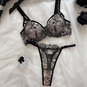 Čipkani delikatni komplet rublja grudnjak + gaćice