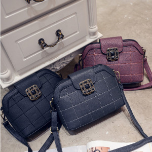 Mini elegantna broš torbica