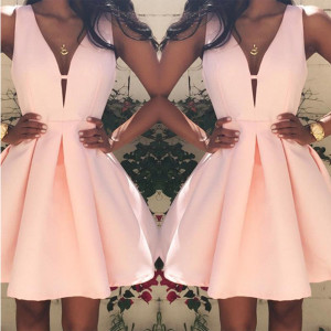 Mini party skater haljina duboki v izrez