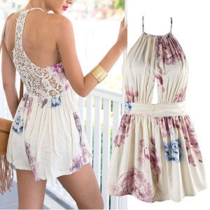 Kratki cvjetni kombinezon s kačkanim leđima