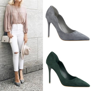 Stiletto salonke izgleda brušene kože s valovima