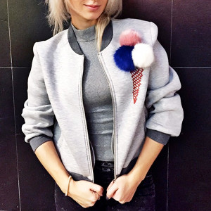 Sladoled jakna s krznenim pomponima