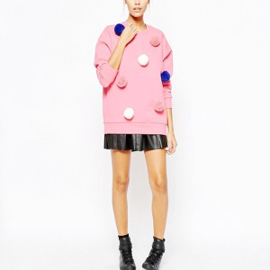 Casual pink majica s pomponima