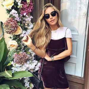 Baršunasta haljina s volanima