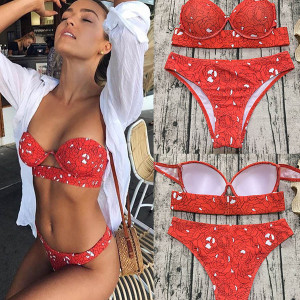 Bandeau push up dvodijelni kupaći kostim s printom ruža