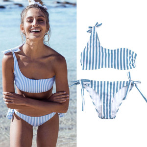 Dvodijelni push up prugasti kupaći kostim na jedno rame veličina standardni S