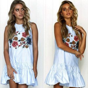 Mini cvjetna haljina s volanima