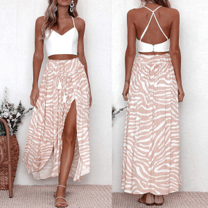 Duga suknja s prorezima na valove