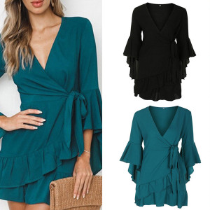 Mini haljina zvono rukava na volane