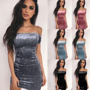 Mini baršunasta haljina otvorenih ramena