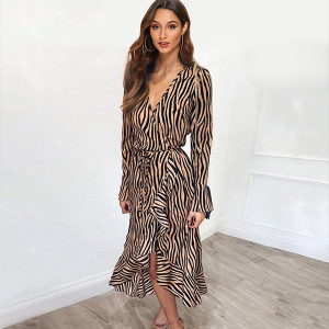 Midi prugasta asimetrična haljina na volane VELIČINA S