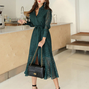 Midi čipkana haljina sirena kroja L veličina