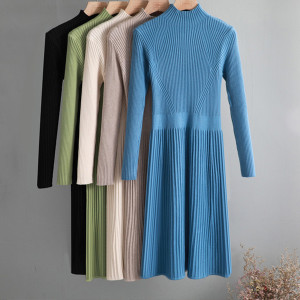 Midi pletena plisirana haljina 