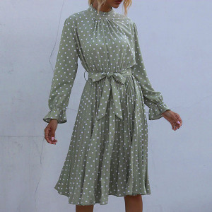 Midi plisirana haljina na točkice povišenog ovratnika