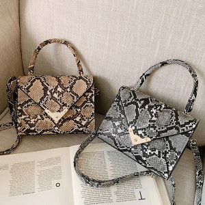 Mini messenger torbica zmijskog uzorka SIVA