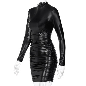 Mini nabrana haljina kožnog izgleda