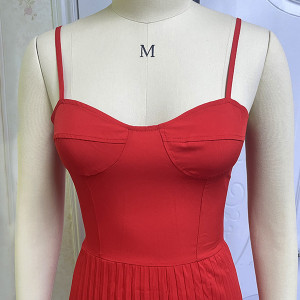 Duga plisirana haljina na bretele