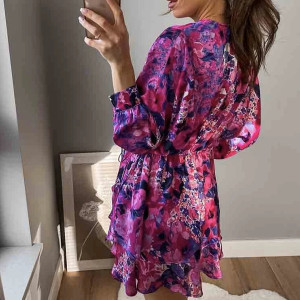 Mini cvjetna haljina na dvostruki volan