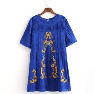 Mini boho haljina s izvezenim cvijećem