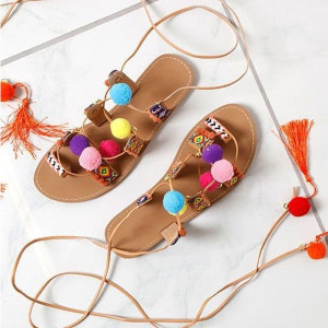 Etno sandale s pomponima i resicama