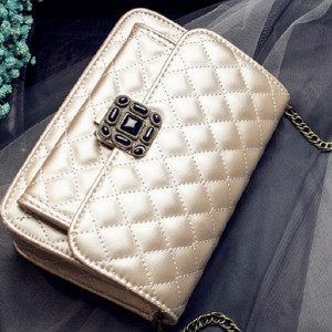 Klasična lanac torbica s brošem