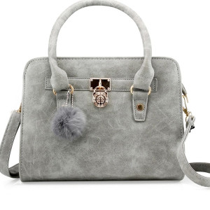 Messenger ručna torbica s krznenim coflekom
