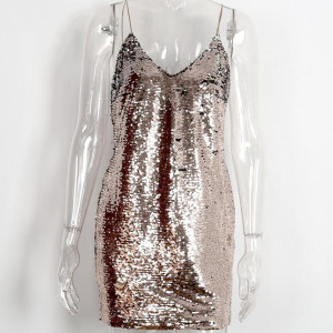 Mini šljokasta haljina otvorenih leđa