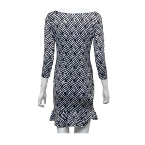 Mini haljina s volanom geometrijskog uzorka