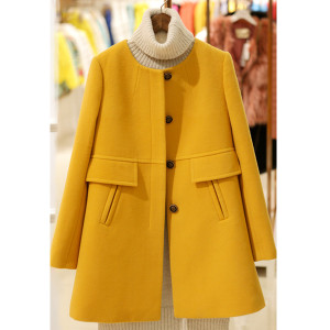 Kratki damski kaput s gumbima veličina XL/42