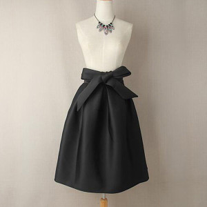 Midi skater suknja s mašnom