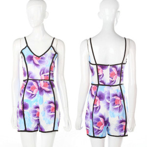 Cvjetni kombinezon S V izrezom