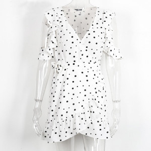 Mini haljina otvorenih ramena na preklop s volanima