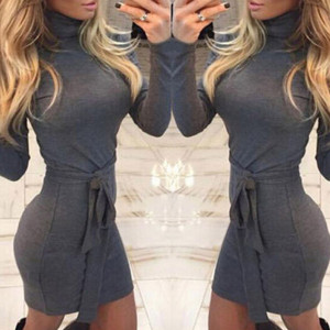 Dolčevita haljina na vezanje oko struka