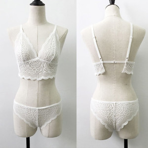 Komplet čipkanog rublja s topićem