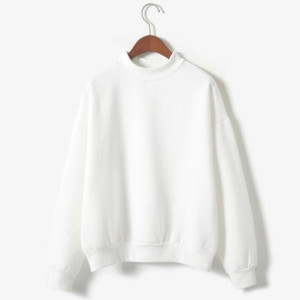 Casual majica lagano povišenog ovratnika