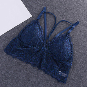 Kratki čipkani top s trakama