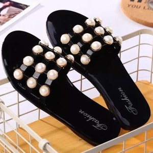 Gumene natikače s biserima