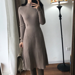 Midi pletena plisirana haljina 